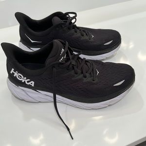 Clifton 8 Men’s running shoe. Amazing support!